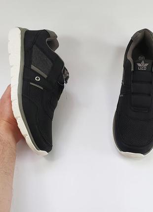 Кросівки чоловічі