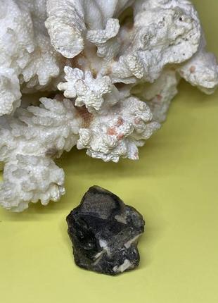 Моріон камінь 27*25*14 мм натуральний моріон кристал необроблений
