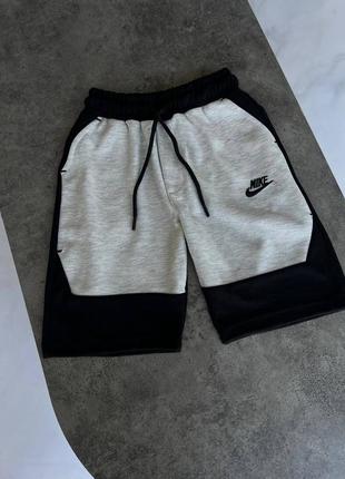 Спортивні чоловічі шорти nike