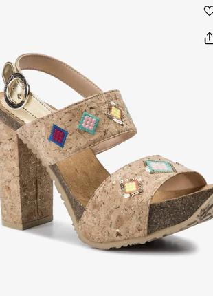 Босоніжки, від desigual , бохо, , з пайєтками, на широких підборах