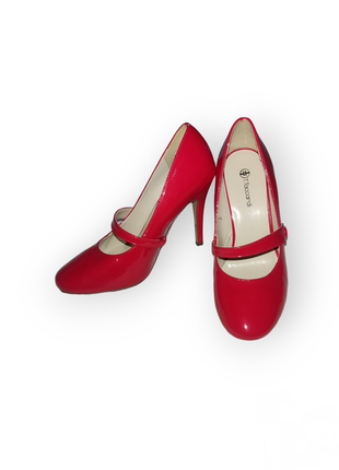 Женские лакированные туфли на каблуке красного цвета