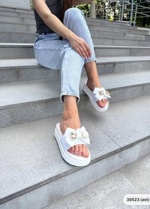 Женские белые шлепанцы с бантиком