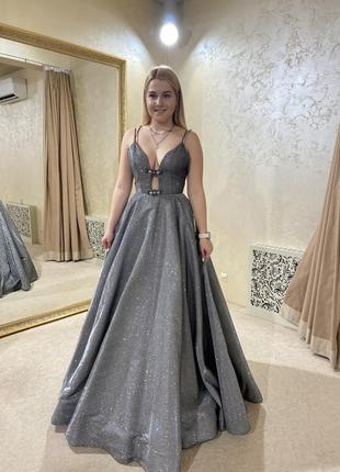 Випускна сукня