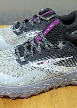 Brooks cascadia 17 - трекінгові бігові кросівки1 фото