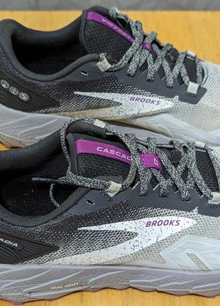 Brooks cascadia 17 - трекінгові бігові кросівки9 фото