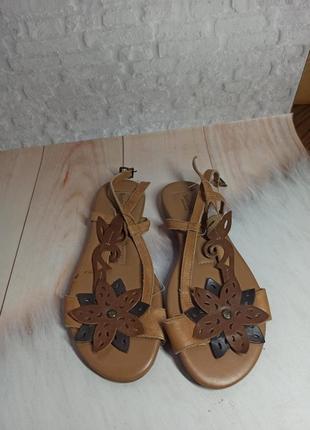 Босоніжки