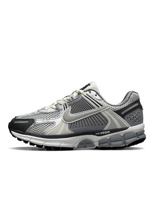 Новинка топові жіночі кросівки nike vomero 5 wmns gray silver1 фото