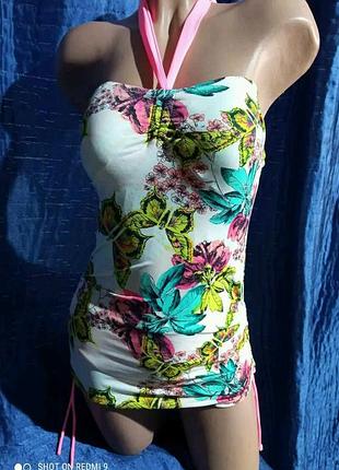 Женский слитный купальник