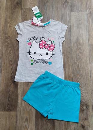 Комплект для дівчинки футболка і шорти. костюм піжамка