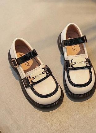 Стильные нарядные туфли для девочек