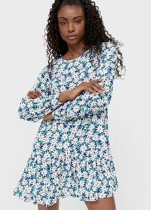 Сукня в ромашковий принт . stradivarius