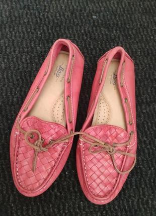 Шкіряні балетки