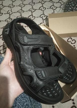 Кожаные босоножки