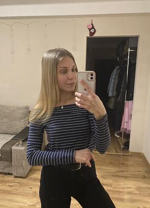 Кофточка с открытыми плечами