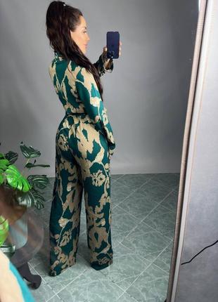 Легкий костюм