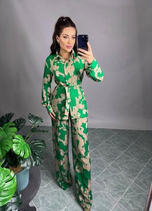 Легкий костюм