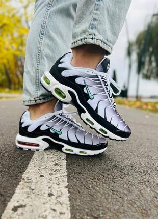 Кроссовки мужские nike air max plus tn black white mint8 фото