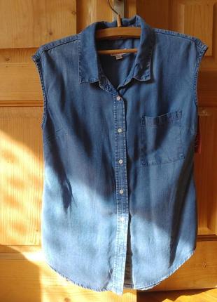 Легка джинсова безрукавка