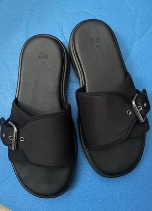 Тапці жіночі