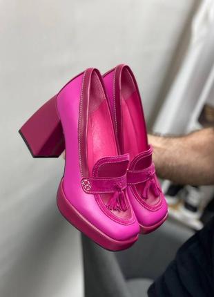 Яркие фуксия малиновые розовые кожаные туфли с массивным каблуком