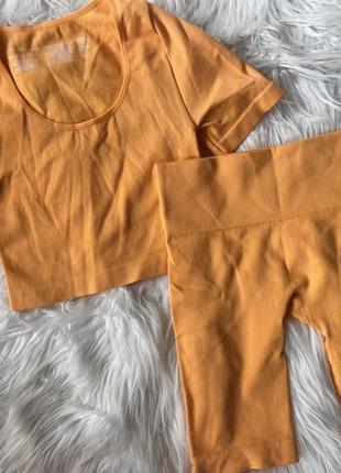 Костюм в рубчик велосипедки и топ primark xs
