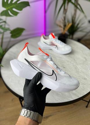 Стильні жіночі літні легкі кросівки nike sandals vista lite white orange білі