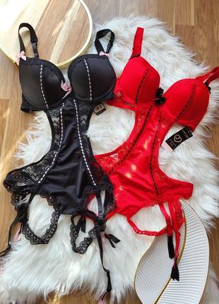 Черный , красный боди с подтяжками для чулков, с открытым доступом  lovehoney