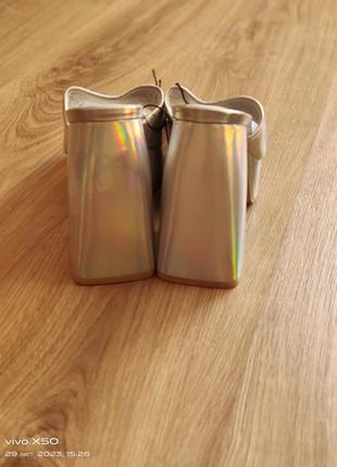 Босоножки женские