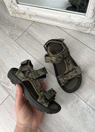 Босоніжки для хлопчика сандалі хакі літні босоніжки на липучках 28-29р