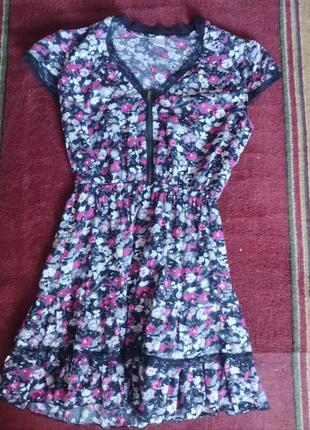 Платье в цветочный принт