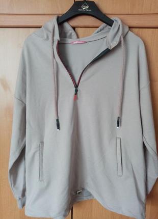 Кофта с капюшоном