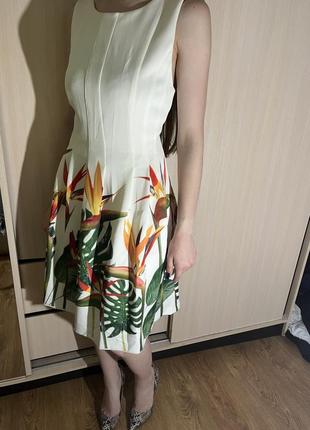 Платье с цветами