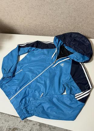 Жіноча вітровка adidas
