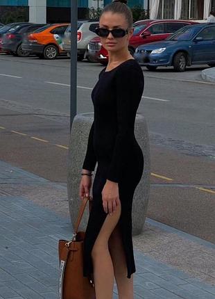 Сукня чорна з розрізом в рубчик