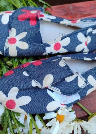 Тапки, мокасини