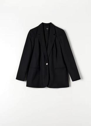 Стильный льняной брючный костюм на лето