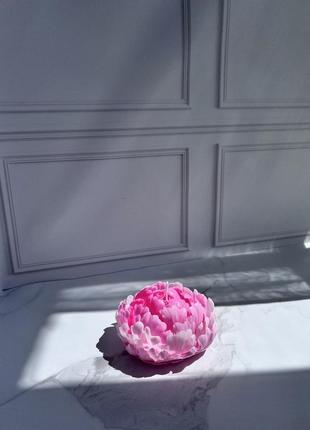 Свеча-цветок peony из пчелиного воска