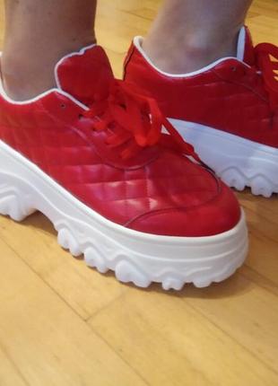 Нові кросівки 38-39 р