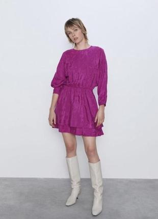 Яркое розовое атласное платье zara цветочный принт6 фото