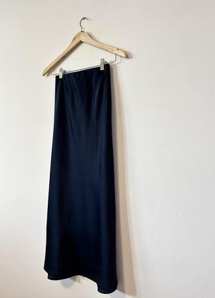 Міді атласна юбка темно синього кольору від new look🌿1 фото