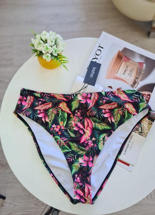 Женские купальные трусики фирмы boohoo 16 черный в цветы