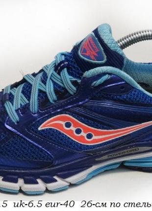 Яркие кроссовки saucony