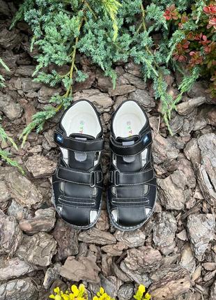 Якісні сандалики