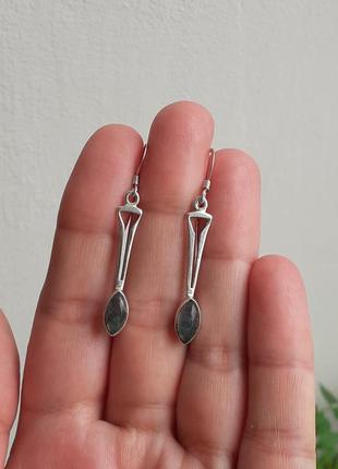 Серебряные серьги с натуральным камнем