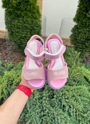 Яскраві босоніжки 2