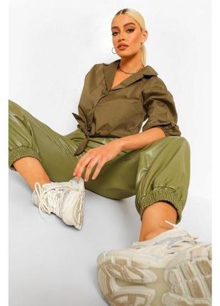 Нова укорочена сорочка з попліну із зав'язкою спереду об'ємними рукавами кольору кемел