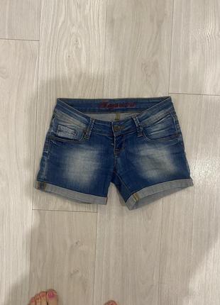 Жіночі джинсові шорти