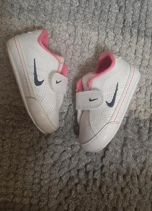 Пінетки,кроссовки бренда nike