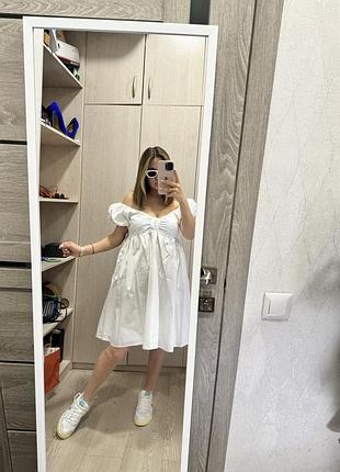 Белое платье