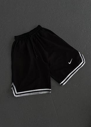 Мужские спортивные шорты nike